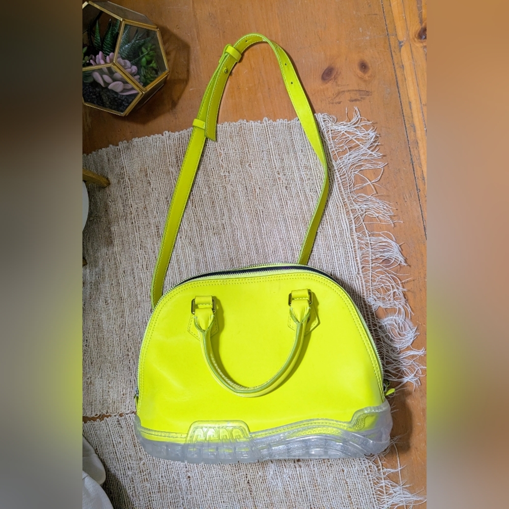 GDCS Sneaker Bag in Neon
